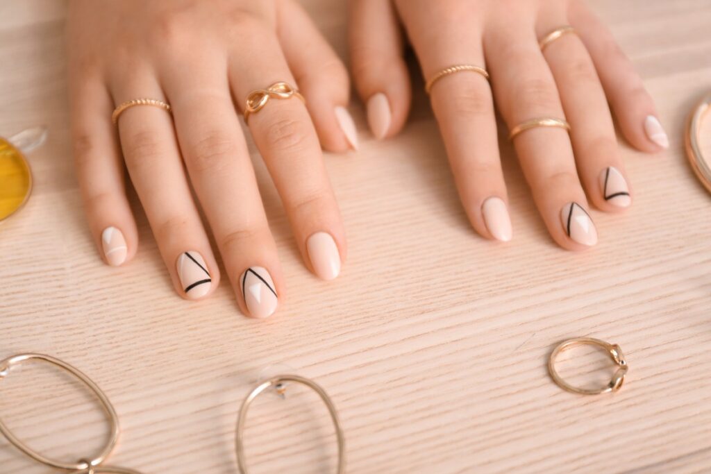 Nail cut & filing, Diva Nails & Spa