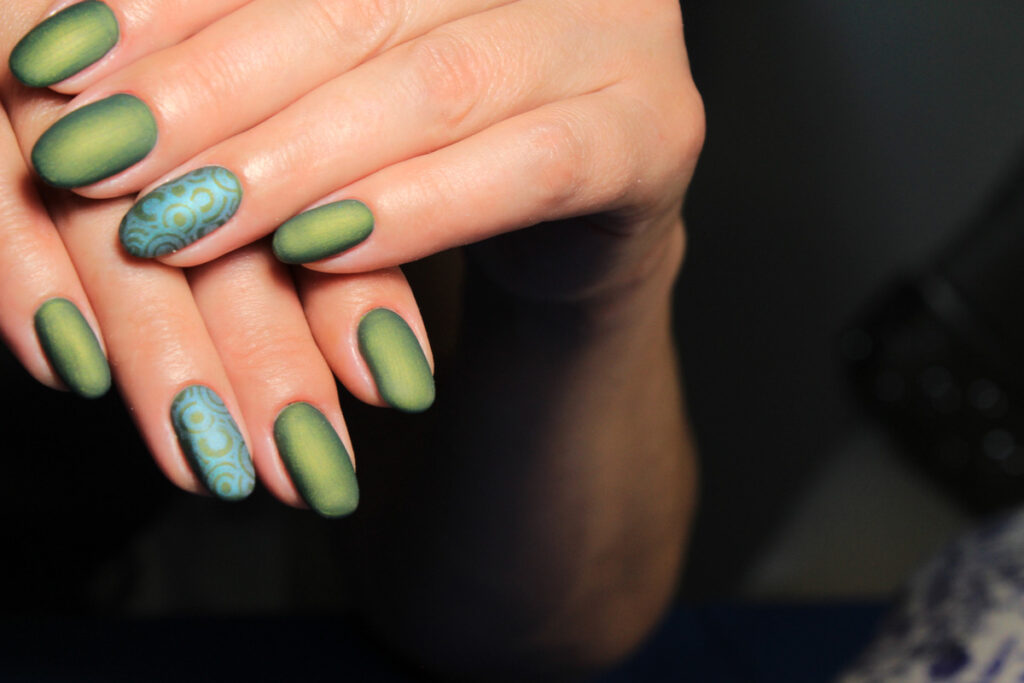 July manicure, DivaNailsSpa